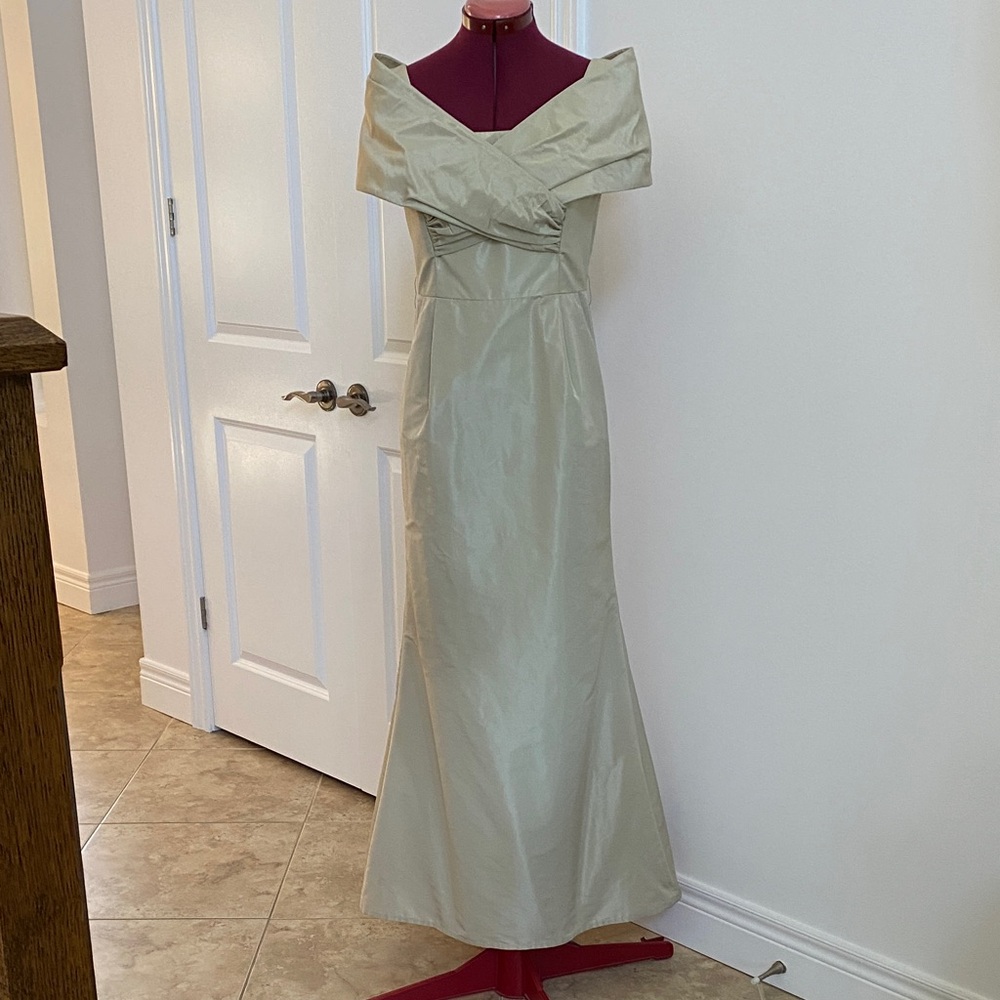 Ross Mayer Portrait Collar Formal Gown Size 2